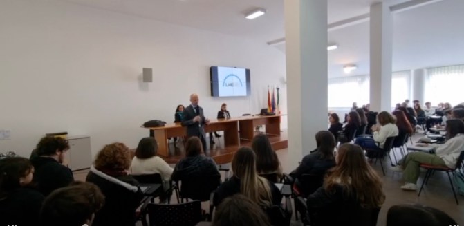 L’essenza del giornalismo: il mio racconto agli studenti del Meli