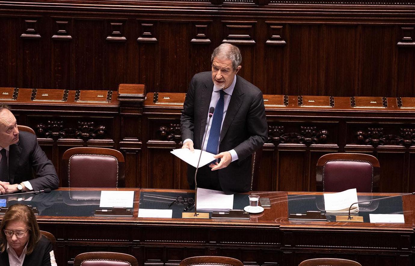 Niscemi, l’ira di ‘Nello’ in aula: “Sciacalli!”. Scoppia la polemica