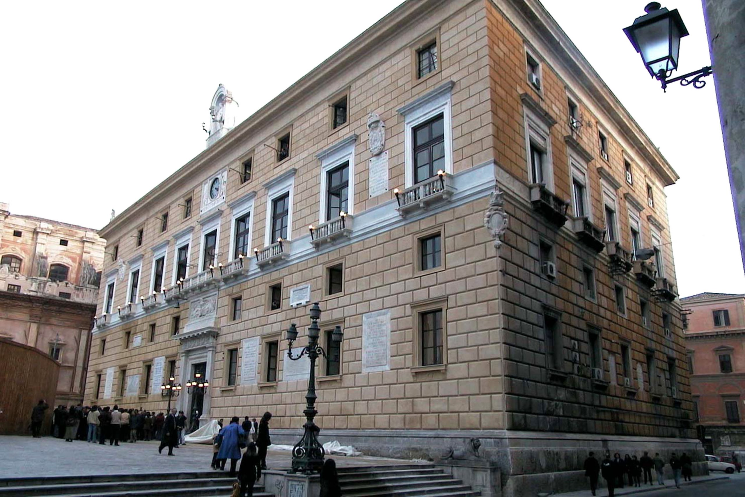 Referendum, a Palermo boom del No (68,93%). Monta la polemica