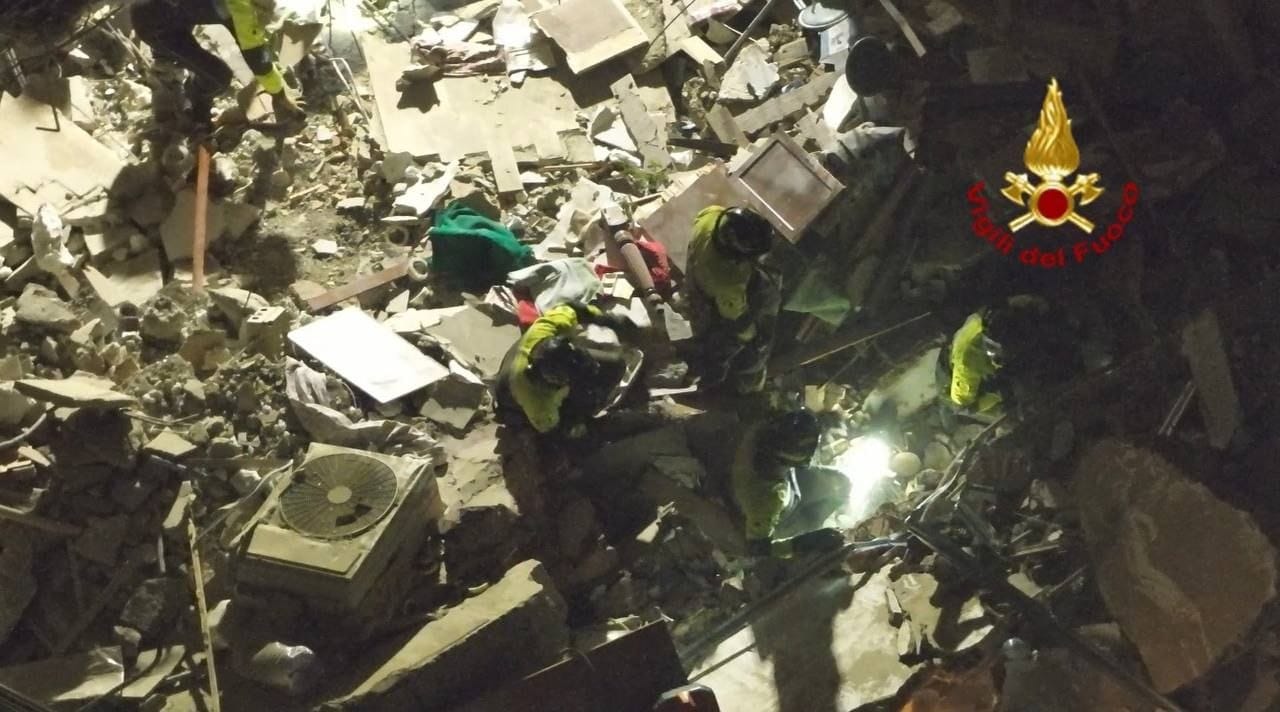 Il crollo a Messina: recuperata la seconda vittima, è una donna
