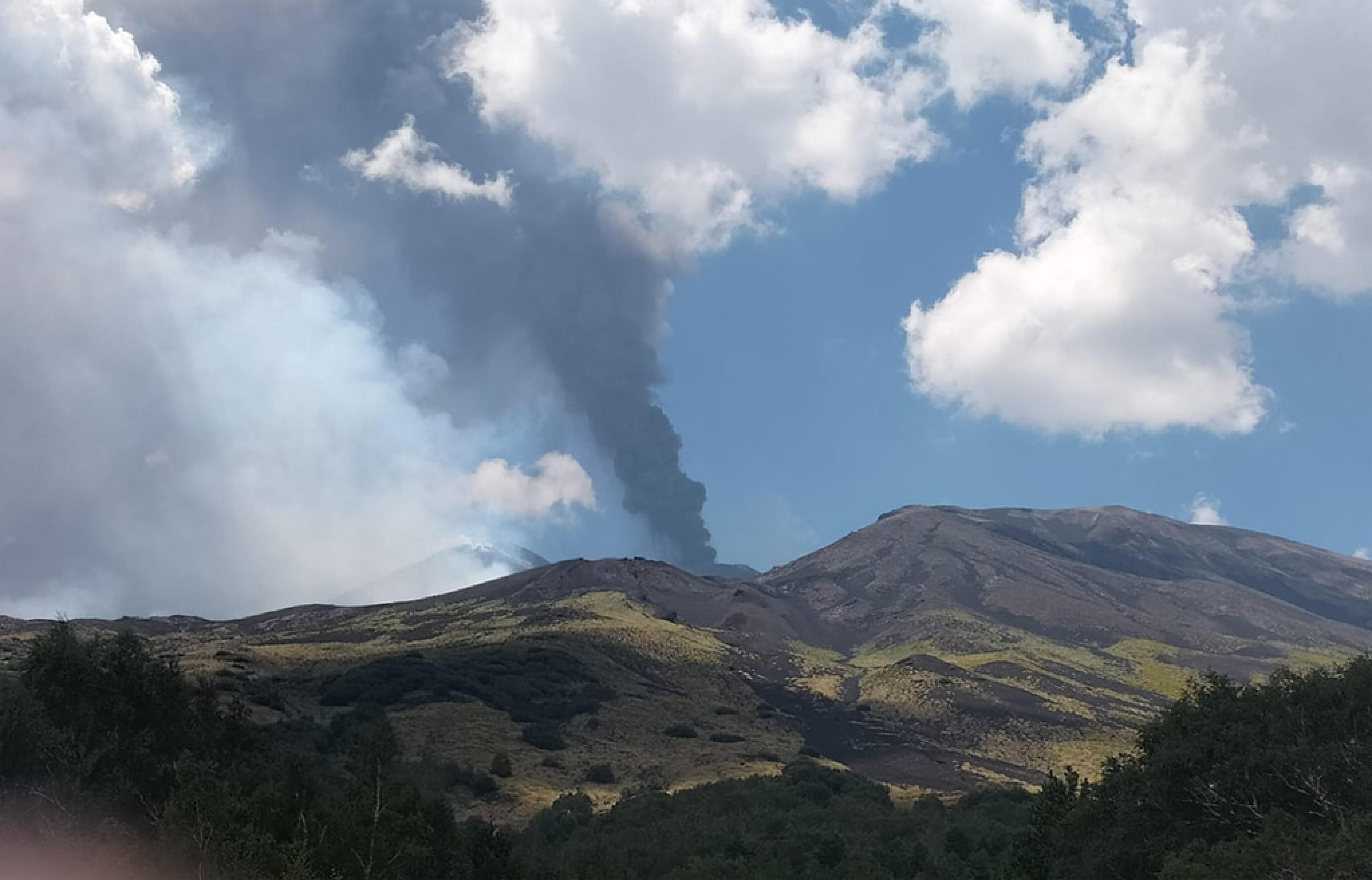 Etna, l’allerta e quei giorni di caos: “La situazione può cambiare”